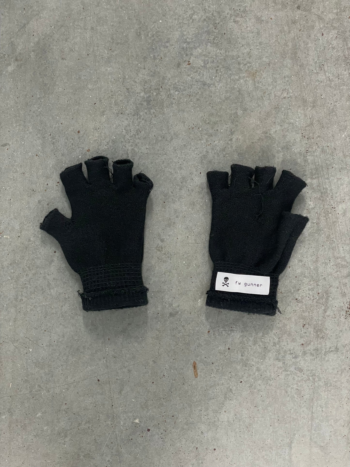 GUNNER GLOVES