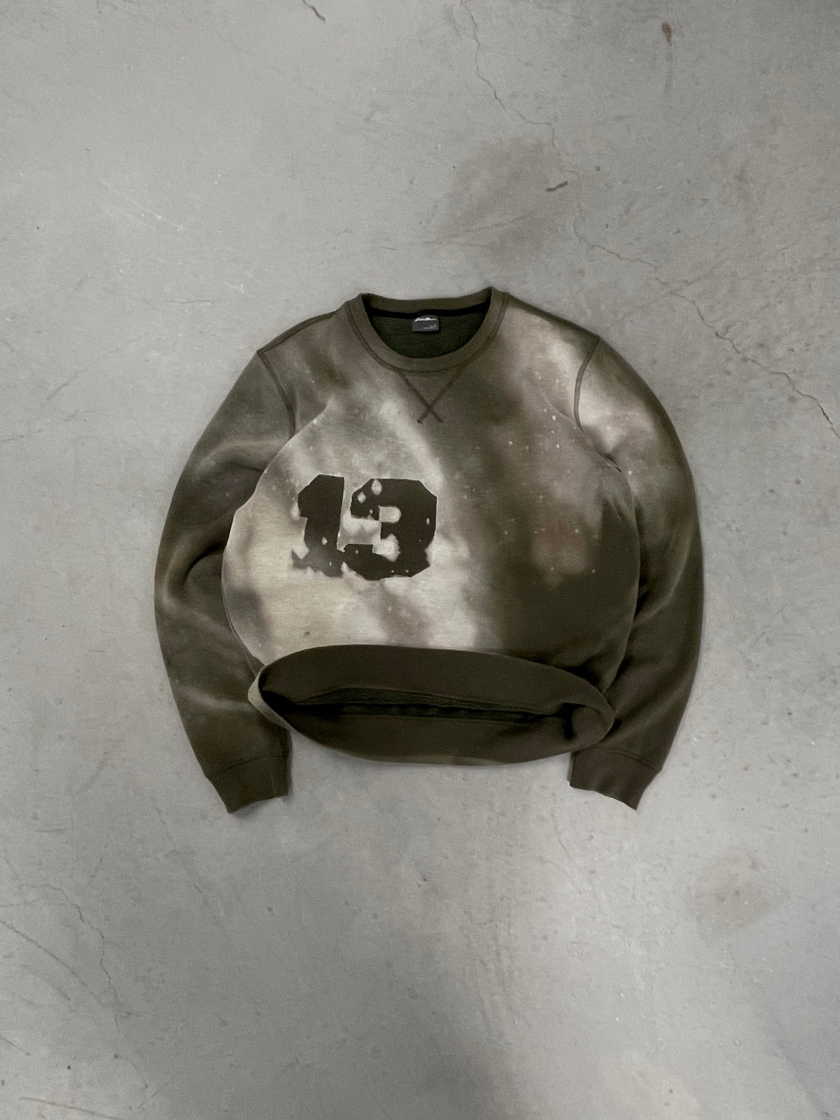 "13" Faded Vintage Sweatshirt | Large